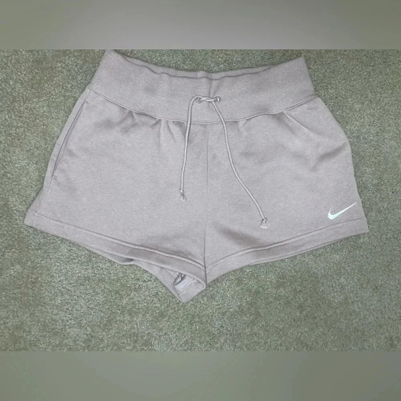 Nike High Waisted Fleece Sweat Shorts Size Medium Mauve - Picture 2 of 6